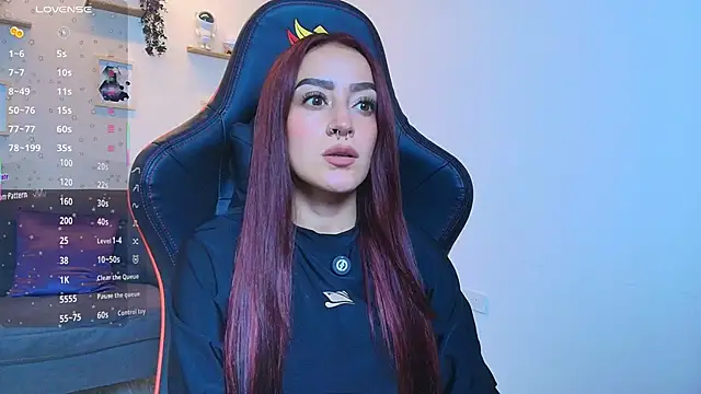 Snapshot of ViolethRosse chatting on October 24, 2025, 5:01 pm ViolethRosse online show from October 24, 2025, 5:01 pm