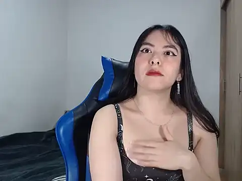 EloiseJun online show from February 13, 2026, 5:07 am