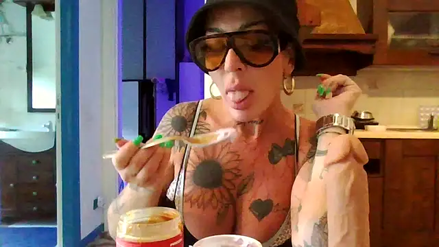 Snapshot of ASSERINAAA chatting on October 1, 2025, 10:52 am ASSERINAAA online show from October 1, 2025, 10:52 am