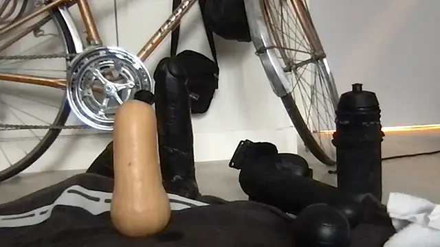 Snapshot of Zaak91190 chatting on October 17, 2025, 11:56 am Zaak91190 online show from October 17, 2025, 11:56 am