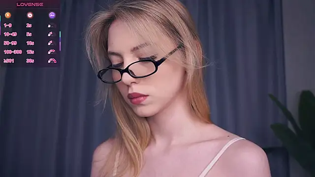 Snapshot of VeronaBench chatting on November 2, 2025, 6:18 am VeronaBench online show from November 2, 2025, 6:18 am