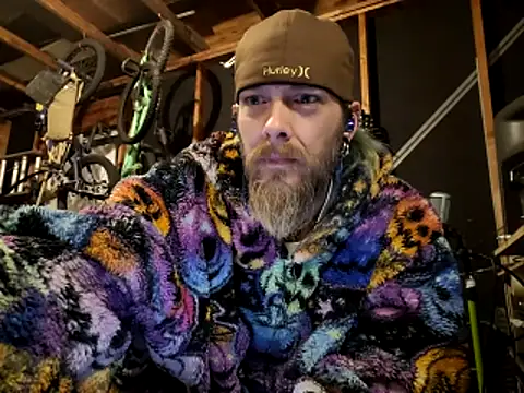 Snapshot of thejuicybacon chatting on February 16, 2026, 5:06 am thejuicybacon online show from February 16, 2026, 5:06 am