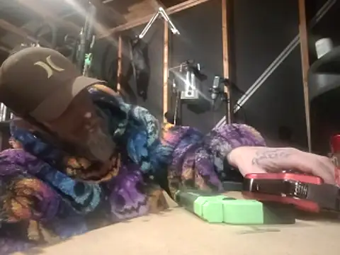 Snapshot of thejuicybacon chatting on February 24, 2026, 4:57 am thejuicybacon online show from February 24, 2026, 4:57 am