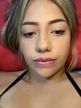 Snapshot of MissCat_ chatting on November 1, 2025, 11:09 pm MissCat online show from November 1, 2025, 11:09 pm