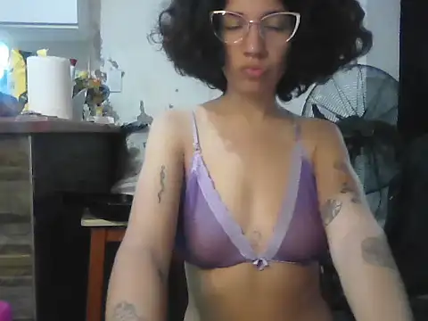 Snapshot of loliporomero chatting on October 7, 2025, 2:01 am loliporomero online show from October 7, 2025, 2:01 am