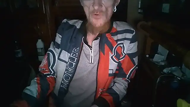 Snapshot of zipman92 chatting on January 7, 2026, 2:33 pm zipman92 online show from January 7, 2026, 2:33 pm