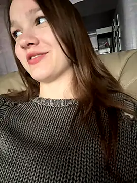 Snapshot of MichelleRoux chatting on September 30, 2025, 10:54 am MichelleRoux online show from September 30, 2025, 10:54 am