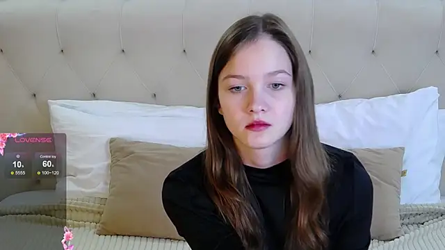 Snapshot of MichelleRoux chatting on September 26, 2025, 11:28 am MichelleRoux online show from September 26, 2025, 11:28 am