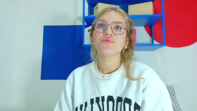 Snapshot of BelaMiller_ chatting on October 13, 2025, 11:56 am BelaMiller  online show from October 13, 2025, 11:56 am