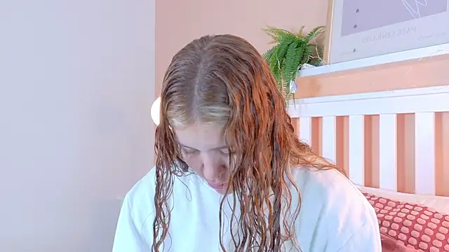 Snapshot of BelaMiller_ chatting on September 20, 2025, 11:37 am BelaMiller  online show from September 20, 2025, 11:37 am