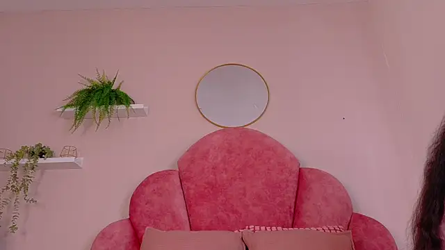 TiffValentinee  online show from October 15, 2025, 7:55 pm