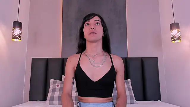 TiffValentinee  online show from October 7, 2025, 8:21 pm