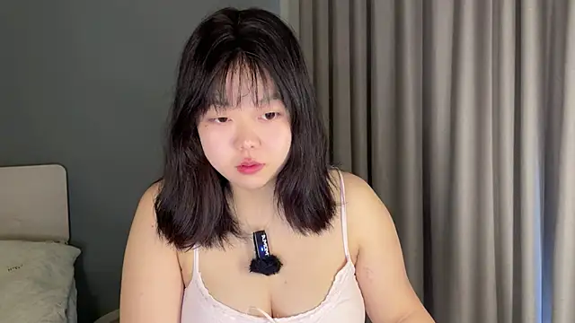 Snapshot of Kittenfishing chatting on October 4, 2025, 6:48 am Kittenfishing online show from October 4, 2025, 6:48 am