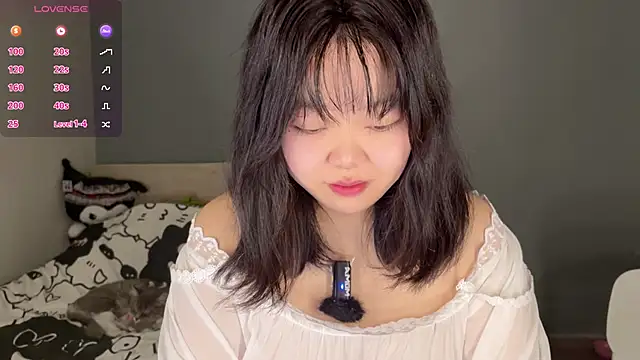 Snapshot of Kittenfishing chatting on October 10, 2025, 2:07 pm Kittenfishing online show from October 10, 2025, 2:07 pm