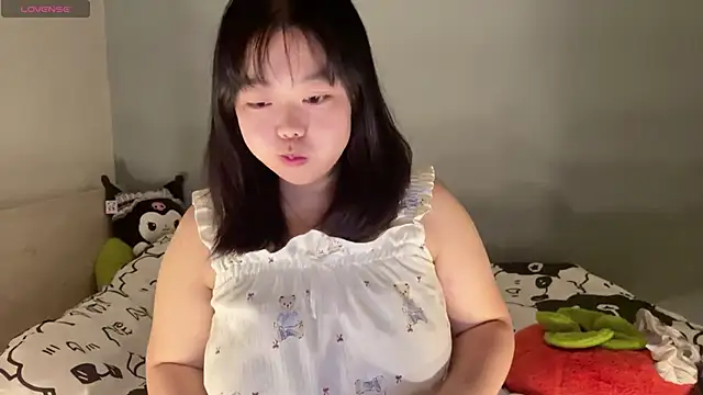 Snapshot of Kittenfishing chatting on October 21, 2025, 4:28 pm Kittenfishing online show from October 21, 2025, 4:28 pm