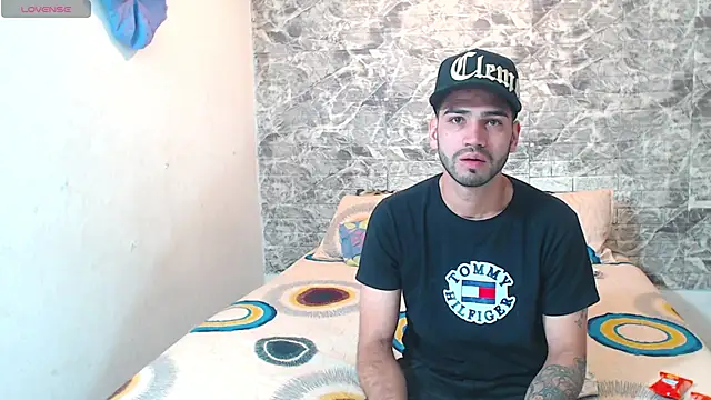 daniquintero03 online show from October 3, 2025, 6:42 pm