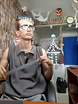 Snapshot of moorejhosua chatting on October 26, 2025, 3:12 pm moorejhosua online show from October 26, 2025, 3:12 pm