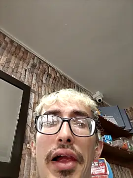 Snapshot of moorejhosua chatting on September 23, 2025, 10:17 pm moorejhosua online show from September 23, 2025, 10:17 pm