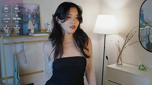 MoiraEger online show from November 4, 2025, 4:11 pm