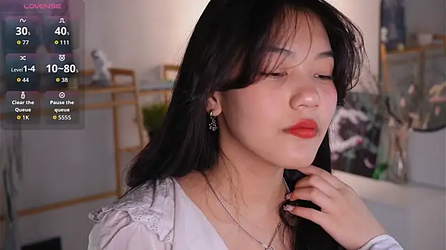 Snapshot of MoiraEger chatting on October 24, 2025, 5:56 pm MoiraEger online show from October 24, 2025, 5:56 pm