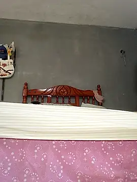 Snapshot of crees99 chatting on October 12, 2025, 7:15 pm crees99 online show from October 12, 2025, 7:15 pm