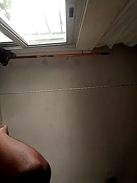 Snapshot of crees99 chatting on September 28, 2025, 4:03 pm crees99 online show from September 28, 2025, 4:03 pm