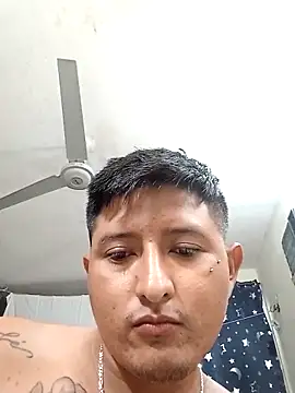 Snapshot of crees99 chatting on October 30, 2025, 2:04 pm crees99 online show from October 30, 2025, 2:04 pm