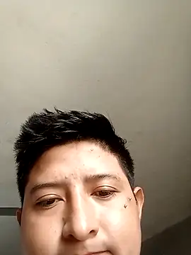 Snapshot of crees99 chatting on November 17, 2025, 2:43 pm crees99 online show from November 17, 2025, 2:43 pm