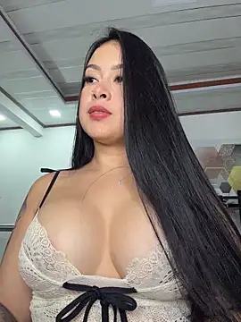 CrisMarulanda online show from February 10, 2026, 4:11 am