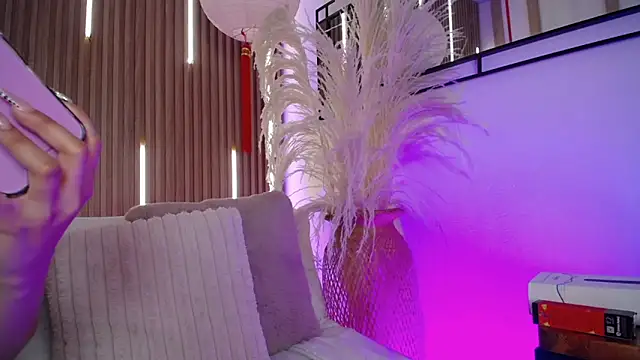 MylaDreams online show from February 5, 2026, 3:02 am