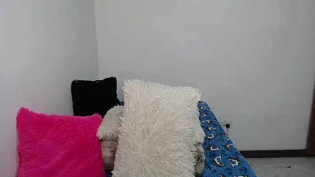 Rimuru17 online show from March 18, 2026, 4:37 am