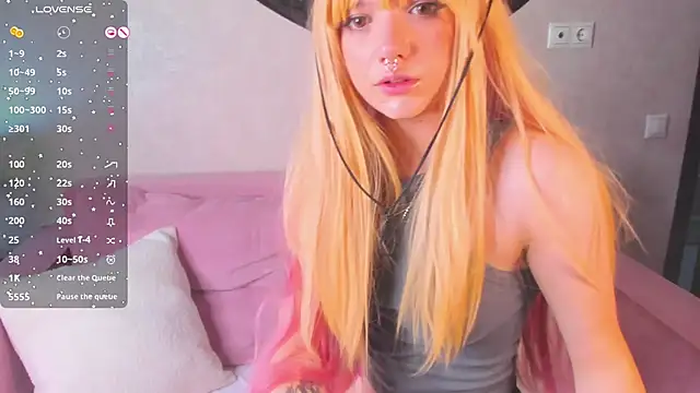 Molly Platt online show from September 25, 2025, 8:20 am