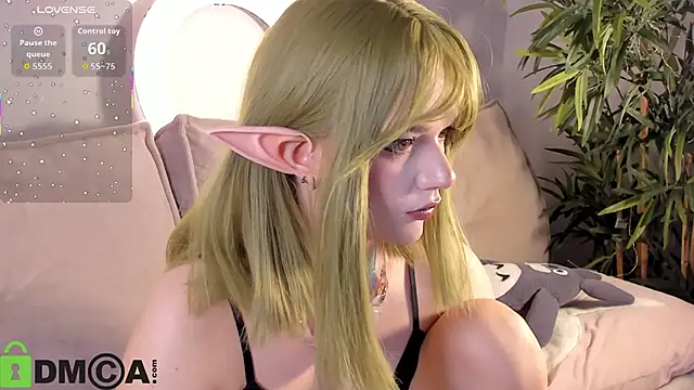 Molly Platt online show from February 1, 2026, 9:18 am