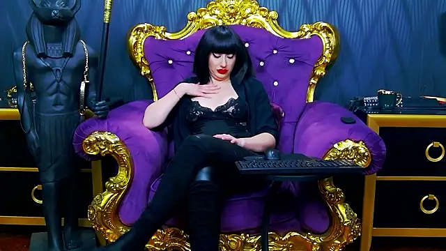 LaraMaeve online show from March 12, 2026, 6:17 am