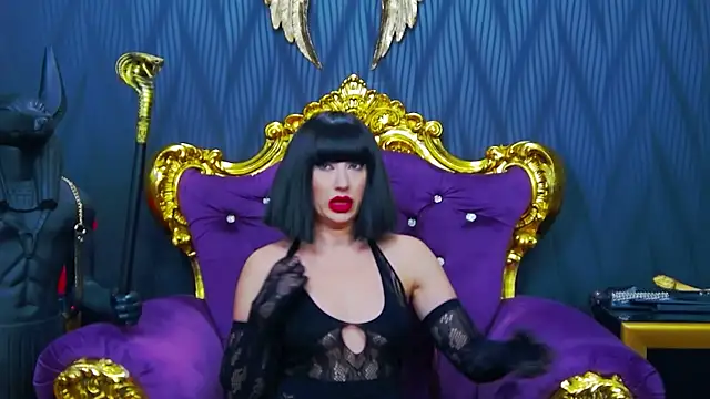 LaraMaeve online show from November 12, 2025, 6:06 am