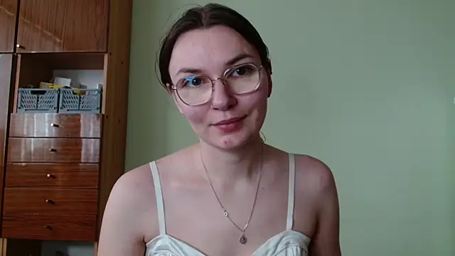 LooveELLYx online show from October 23, 2025, 1:32 pm