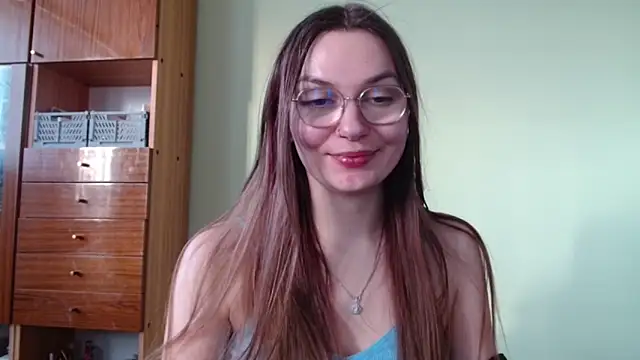 LooveELLYx online show from February 18, 2025, 2:49 pm
