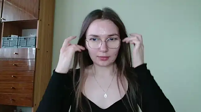 LooveELLYx online show from January 31, 2025, 8:43 am