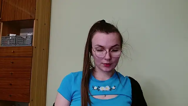 LooveELLYx online show from January 23, 2025, 6:45 pm