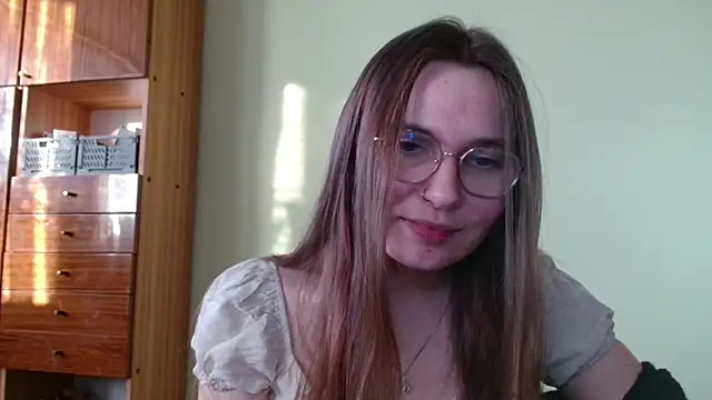 LooveELLYx online show from February 3, 2025, 2:34 pm