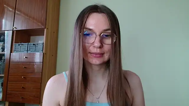 LooveELLYx online show from February 25, 2025, 2:37 pm