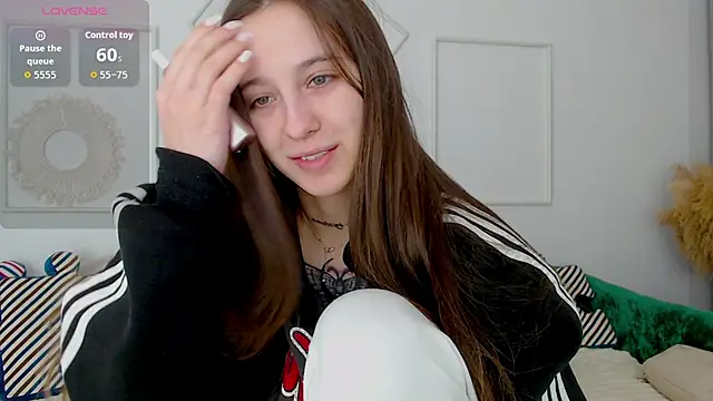 Little cherryy   online show from September 30, 2025, 6:52 am