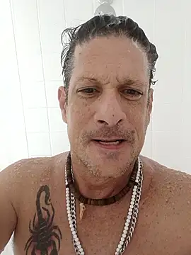 Snapshot of redonfire chatting on January 15, 2026, 1:36 pm redonfire online show from January 15, 2026, 1:36 pm