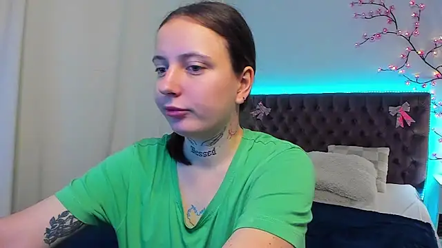 LilaVame online show from October 8, 2025, 1:45 pm