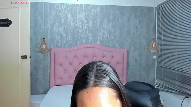 lissa jhonsoon online show from April 2, 2026, 2:41 am