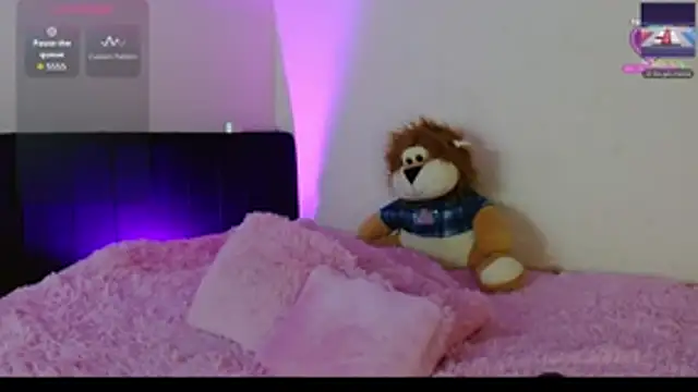 Snapshot of MichellMoon1 chatting on October 23, 2025, 7:34 pm MichellMoon1 online show from October 23, 2025, 7:34 pm