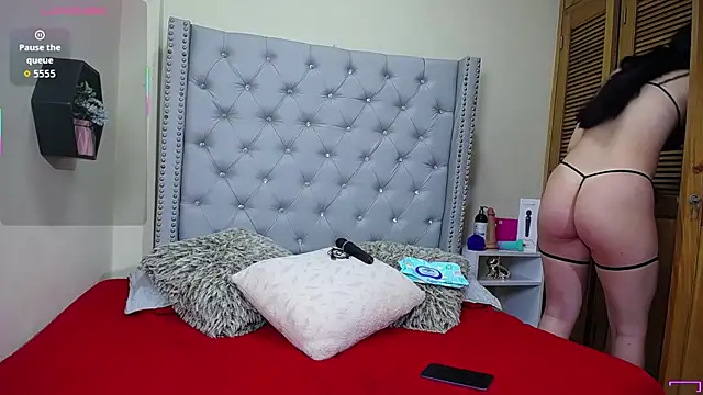 nasha jones online show from October 8, 2025, 2:07 pm