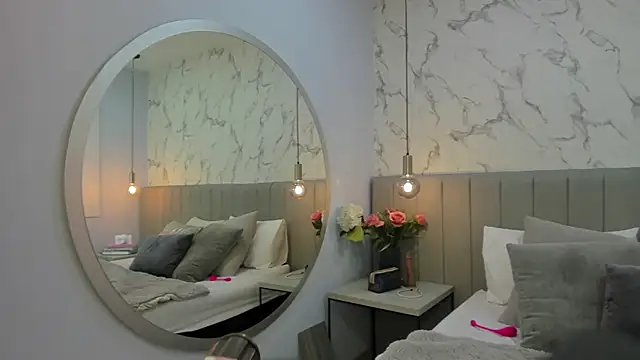 Karlla Brown online show from December 1, 2025, 1:23 pm