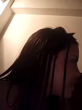 Carly lopez online show from November 29, 2025, 6:13 am