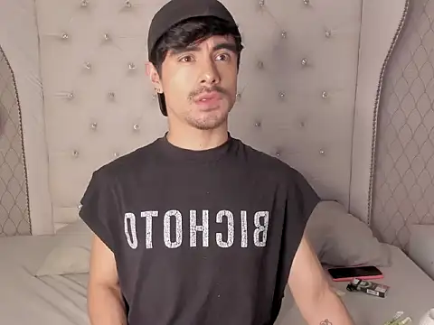 Snapshot of BryCams3 chatting on September 10, 2025, 1:15 am BryCams3 online show from September 10, 2025, 1:15 am